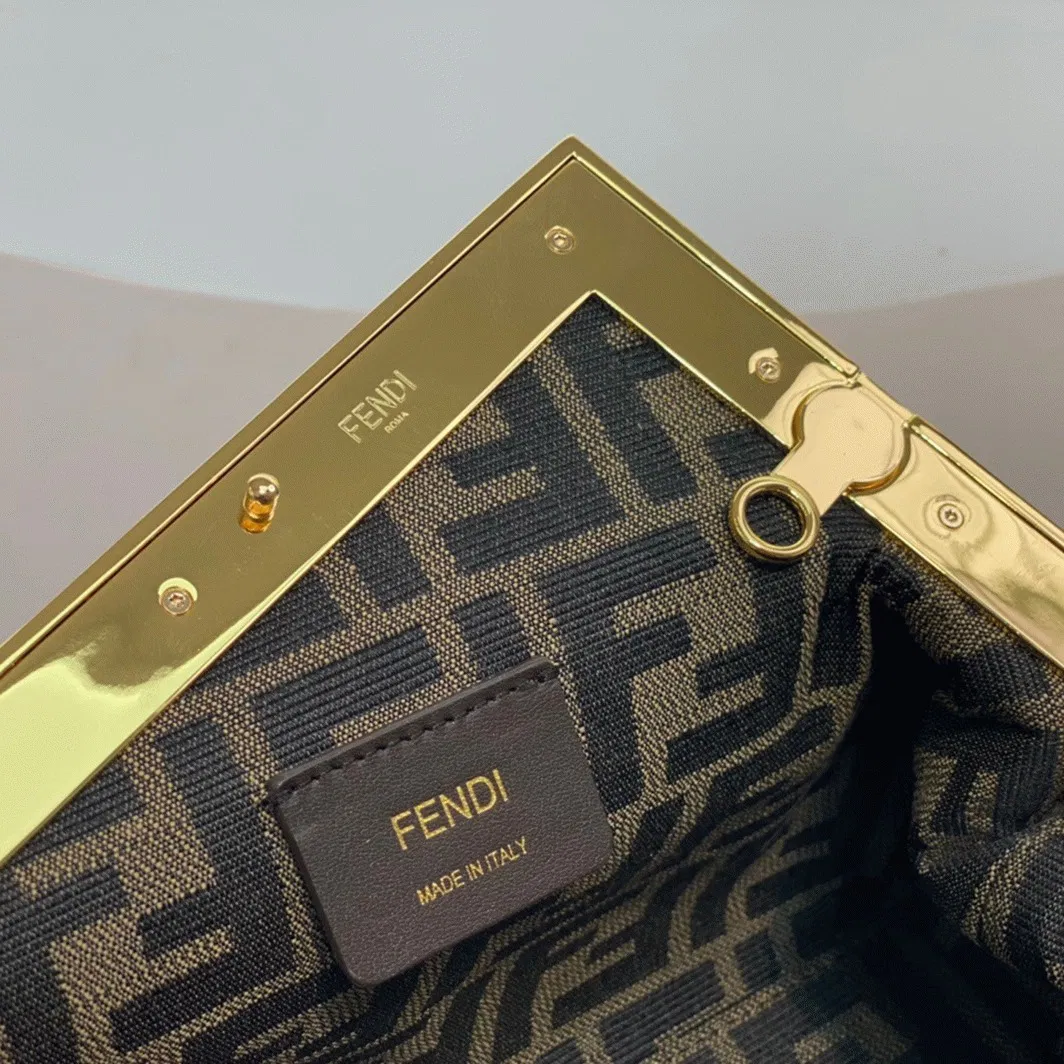 Top Quality Previous Previous Fendi First Small Bag In White — image 3