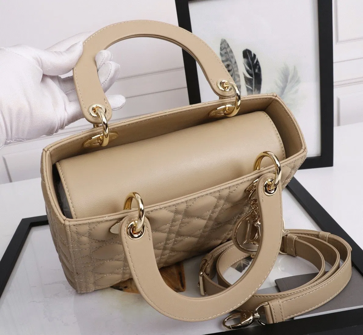 Dior Lady Dior Medium Bag Knockoff in Beige — image 5