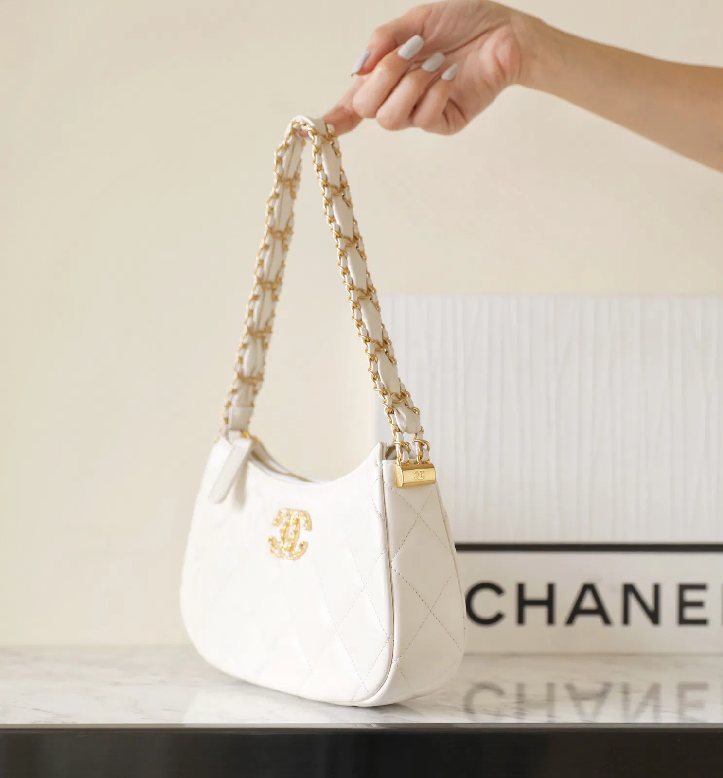 Chanel hobo bag — image 8