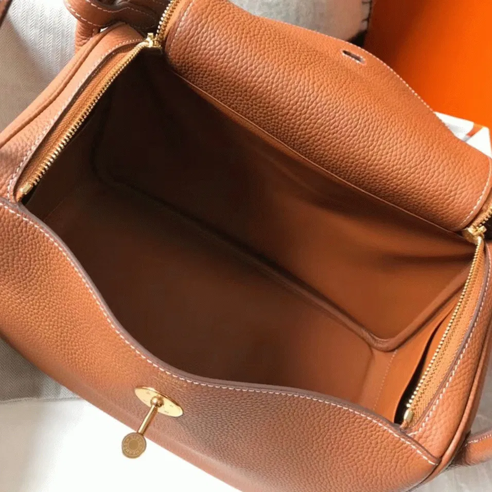 Luxury Hermes Lindy 26cm handbag in gold — image 2