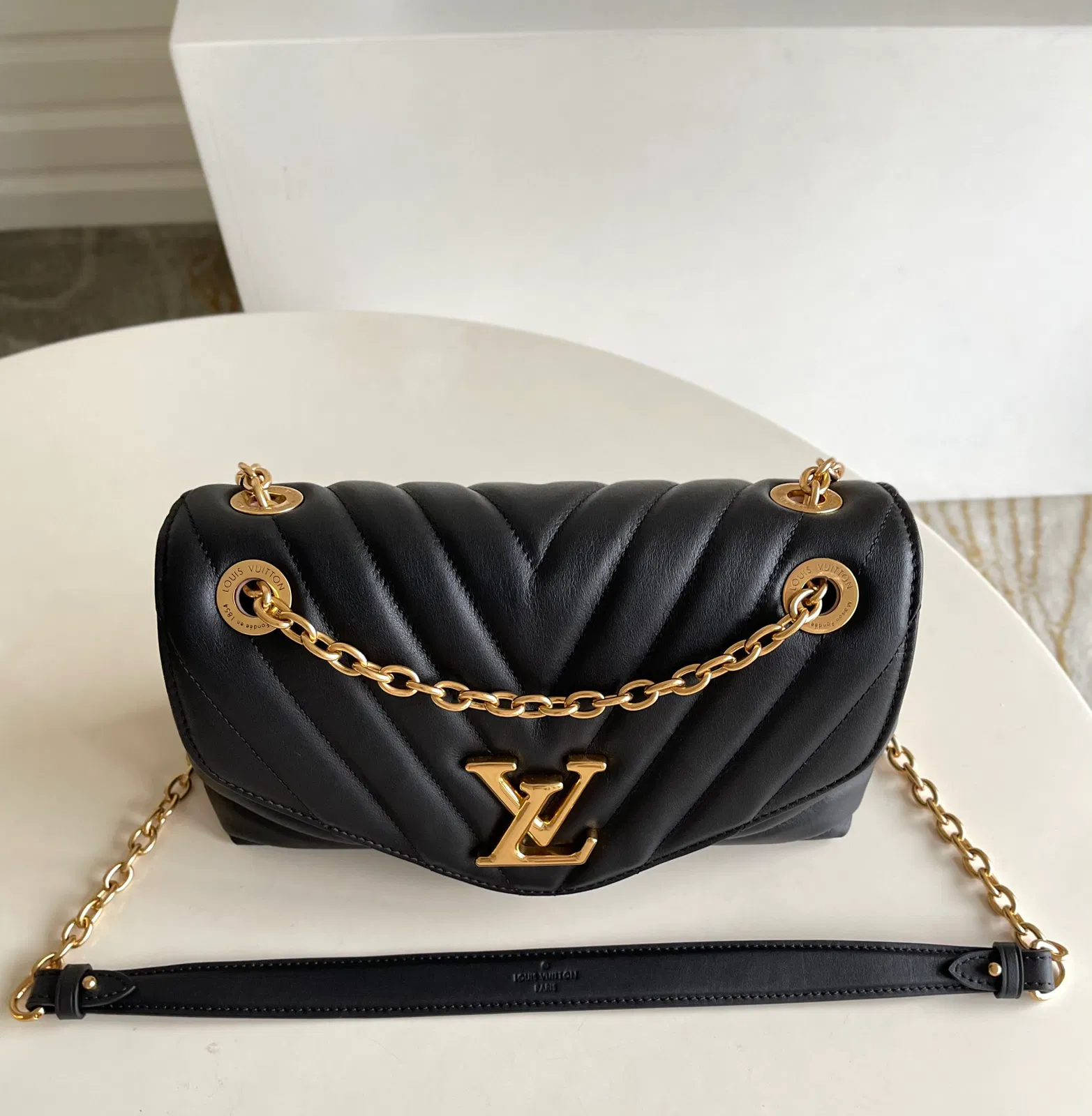 LV NEW WAVE CHAIN BAG — image 7