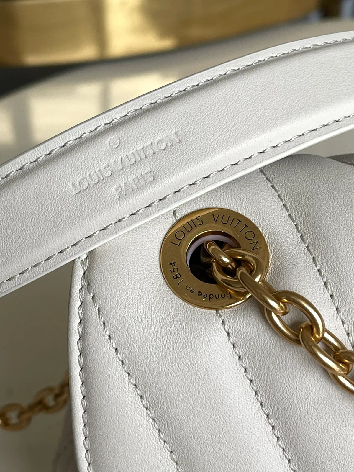 LV NEW WAVE CHAIN BAG — image 6