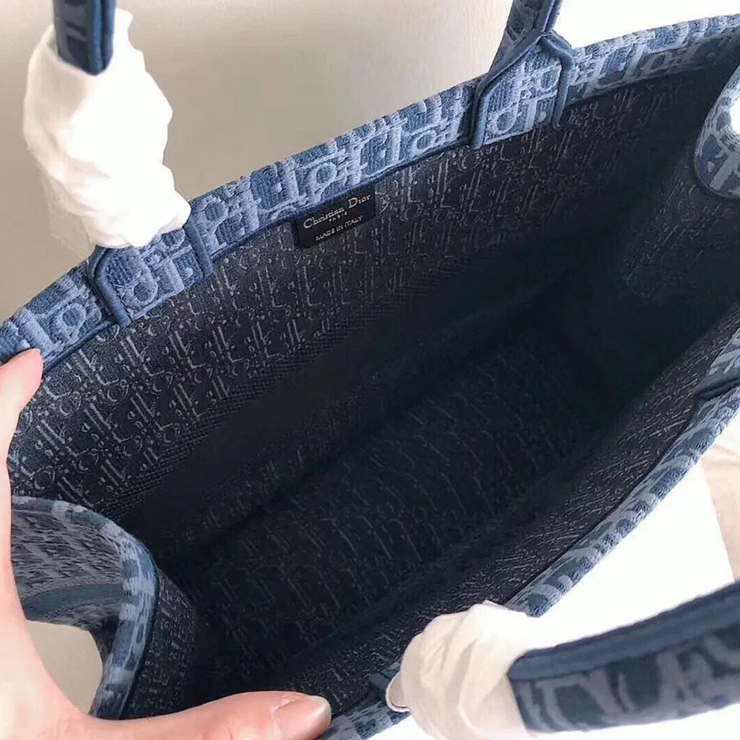 Dior Large Book Tote Bag Imitation in Denim Blue Dior Oblique Canvas — image 5