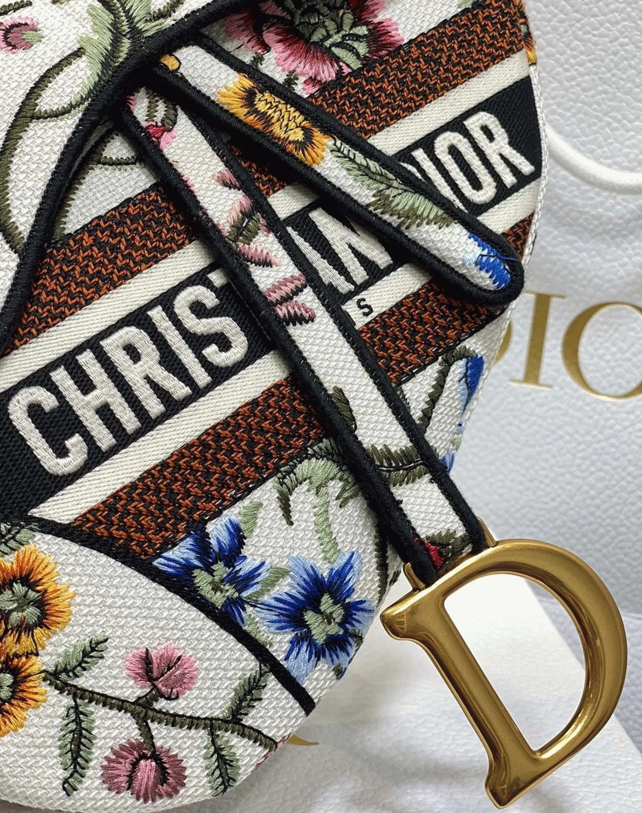 Dior Saddle Bag in White Multicolor Dior Petites Fleurs Embroidery — image 5