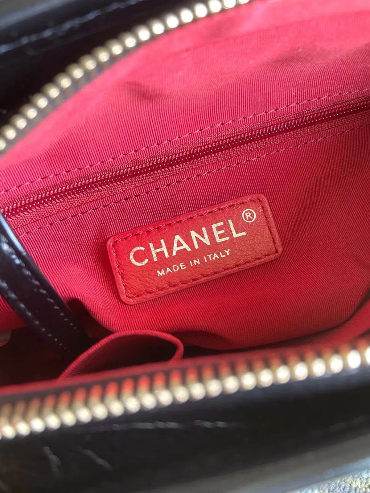 Gabrielle Classic Bag — image 2