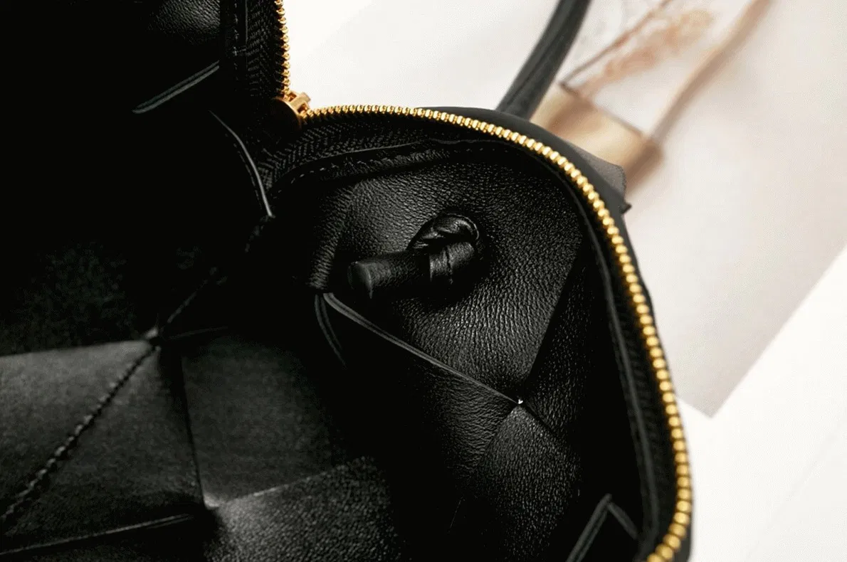 Bottega Veneta Small Cassette Camera Bag Black — image 3