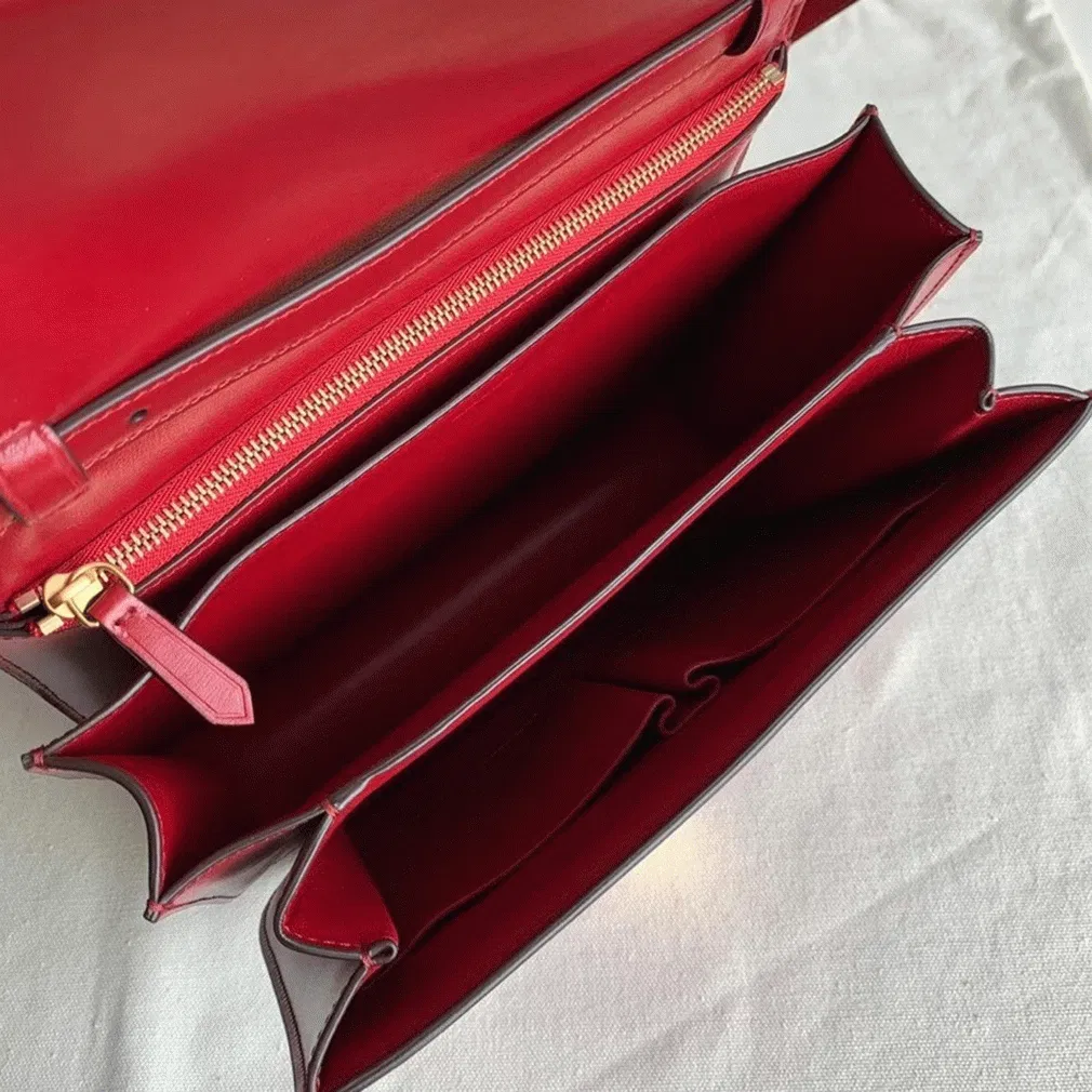 Top Quality Celine Classic Box Medium Bag In Red — image 4