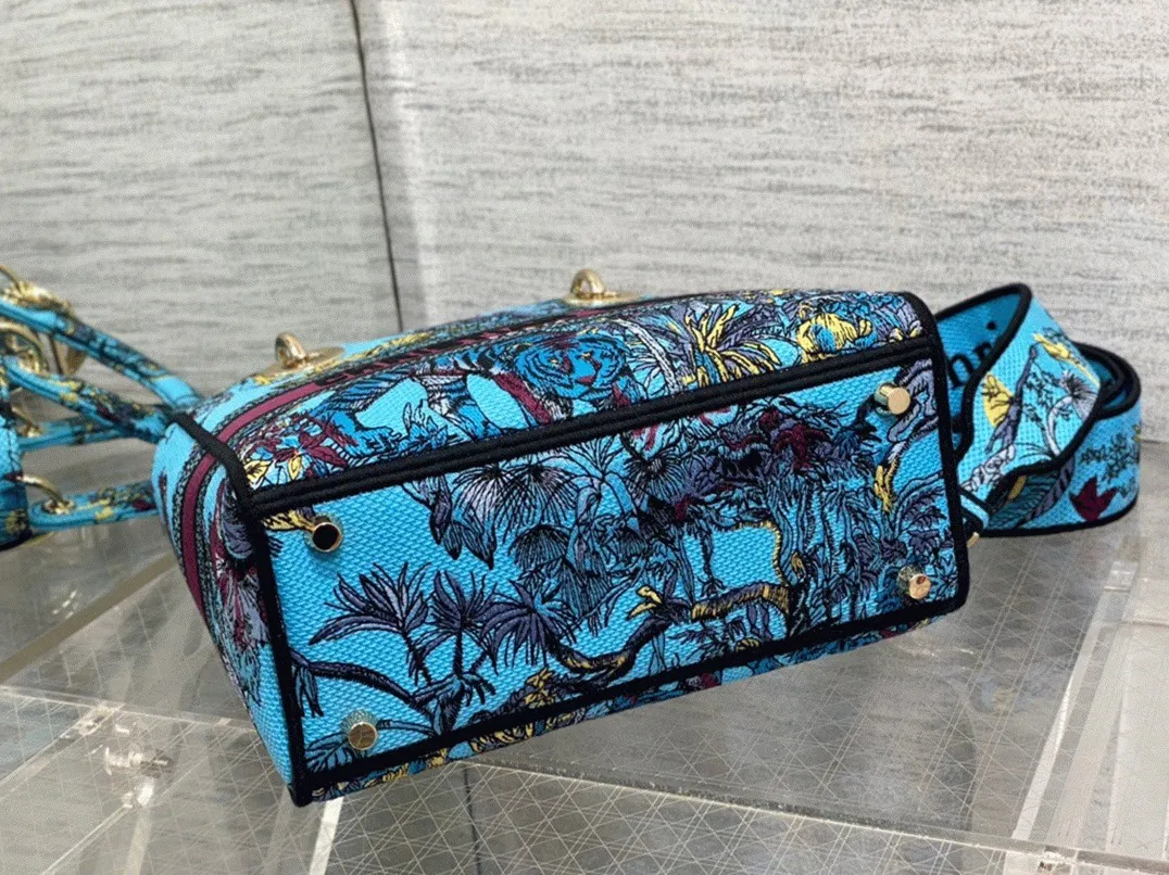 Dior Lady D-Lite Medium Bag in Multicolor Toile de Jouy Voyage Embroidery — image 9