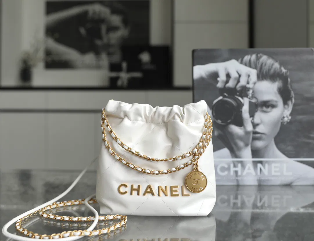 Chanel 22 mini bag