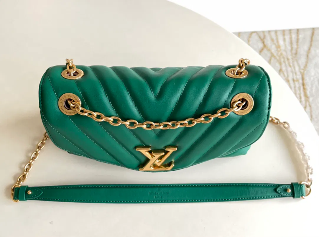 LV NEW WAVE CHAIN BAG — image 7