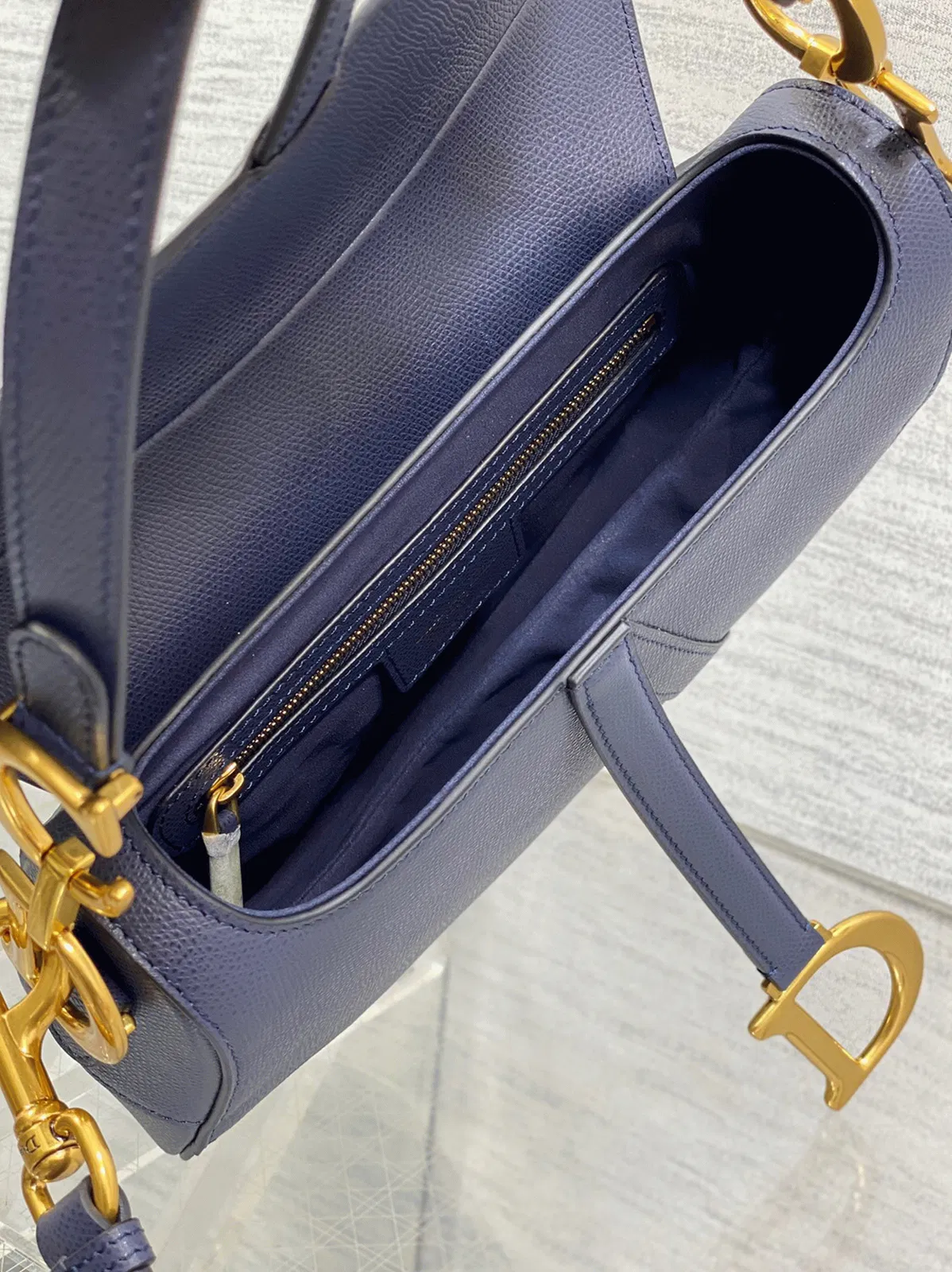 Dior Saddle Bag with Strap in Indigo Blue Grained Calfskin — image 4