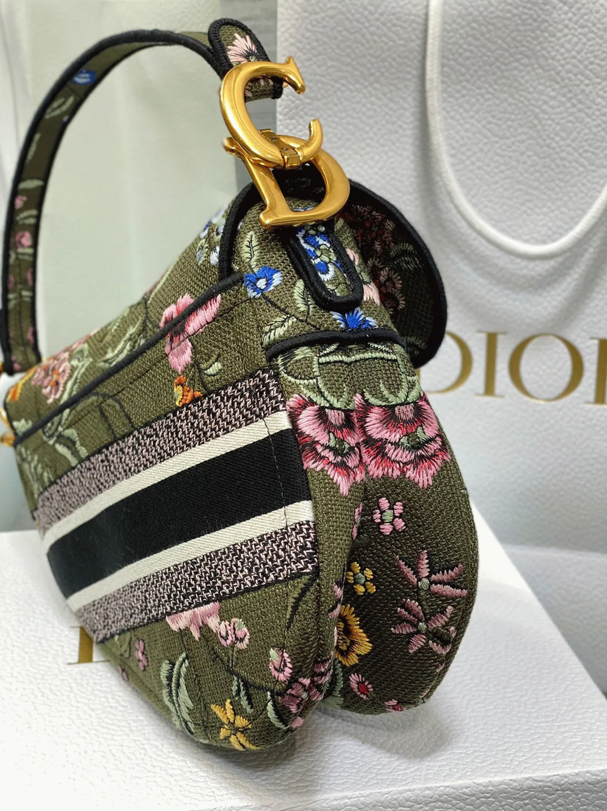 Dior Saddle Bag Knockoff in Green Multicolor Dior Petites Fleurs Embroidery — image 5