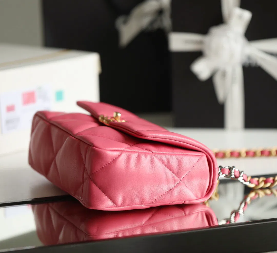Chanel 19 — image 6