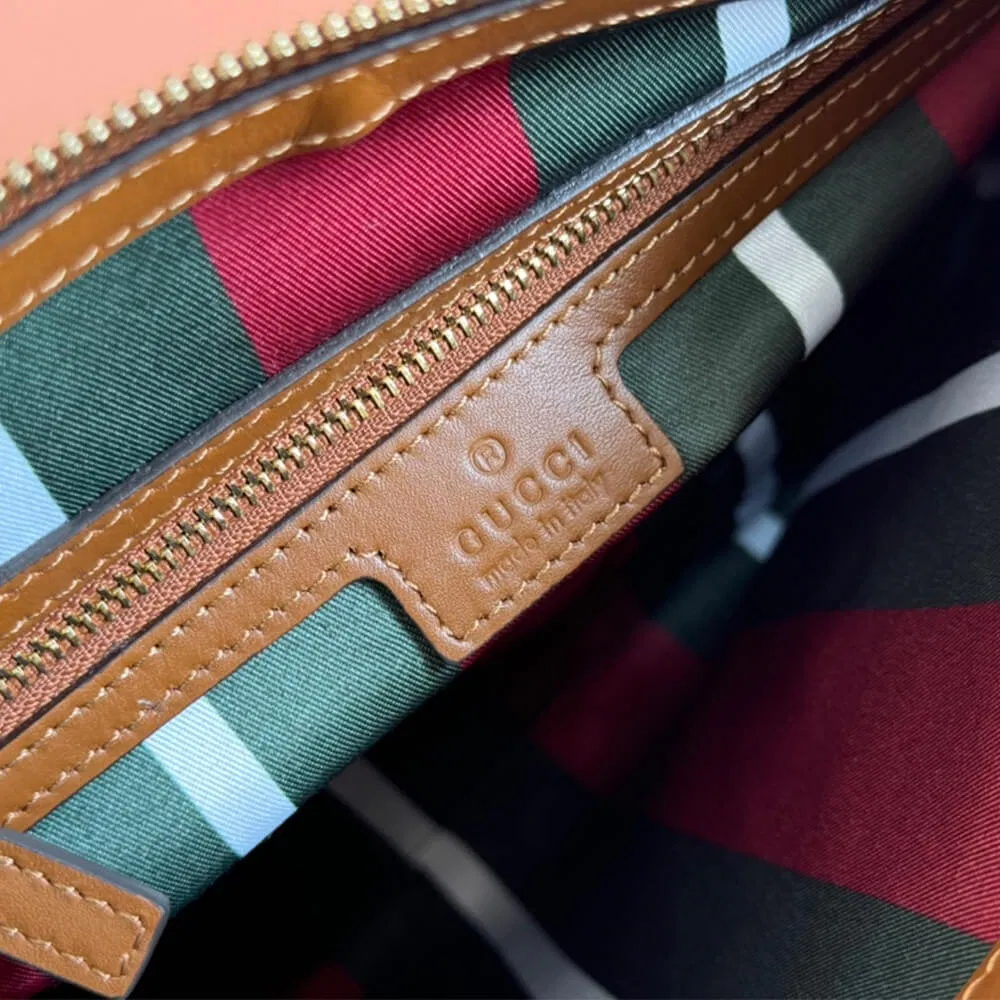 GG Emblem medium shoulder bag — image 6