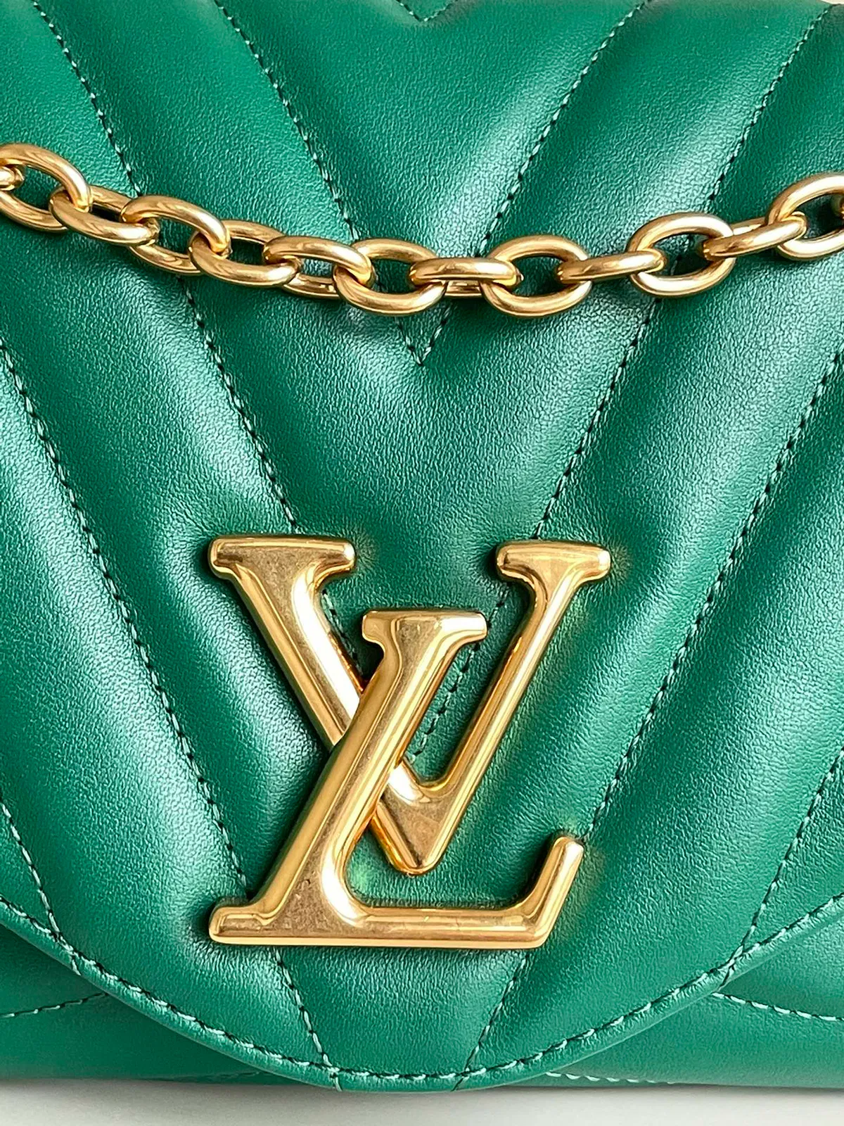 LV NEW WAVE CHAIN BAG — image 4