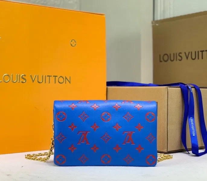 Louis Vuitton Coussin Pochette In Blue And Red — image 4