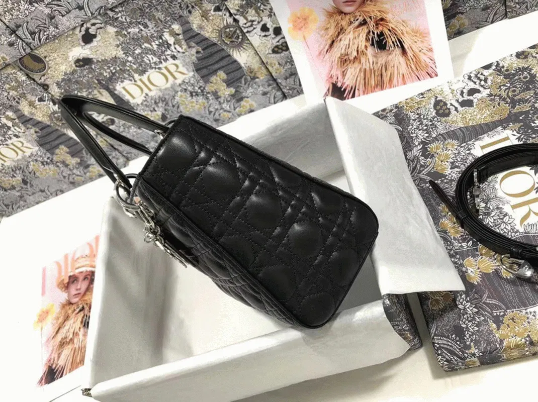 Dior Lady Dior Medium Bag in Noir — image 3