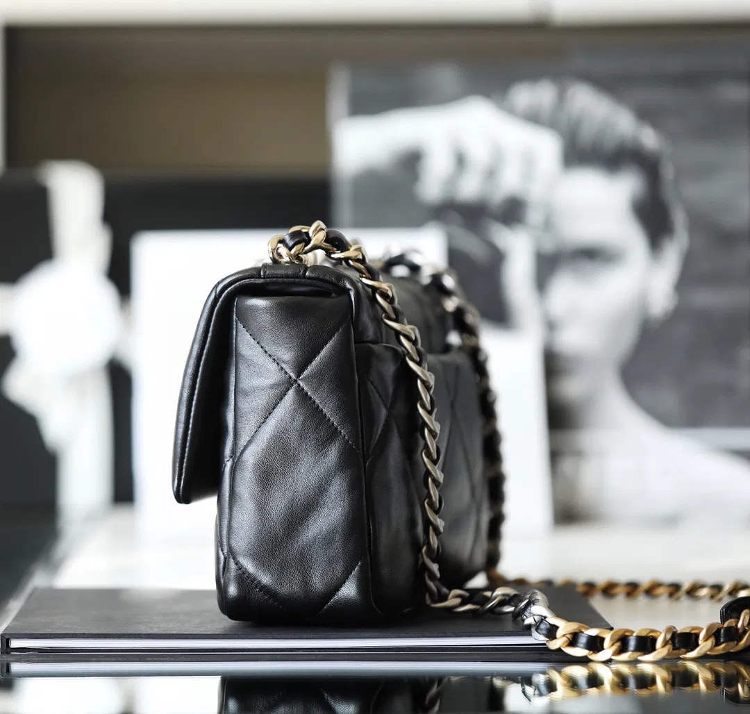 Chanel 19 — image 6