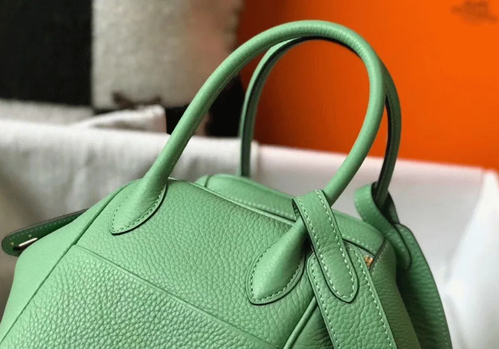 Hermes Lindy 30cm bag in vert criquet shade — image 5