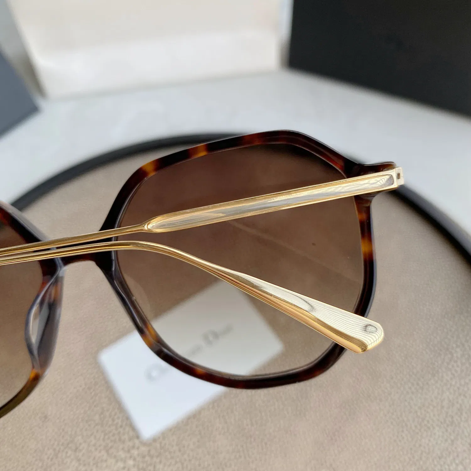Round Sunglasses — image 3