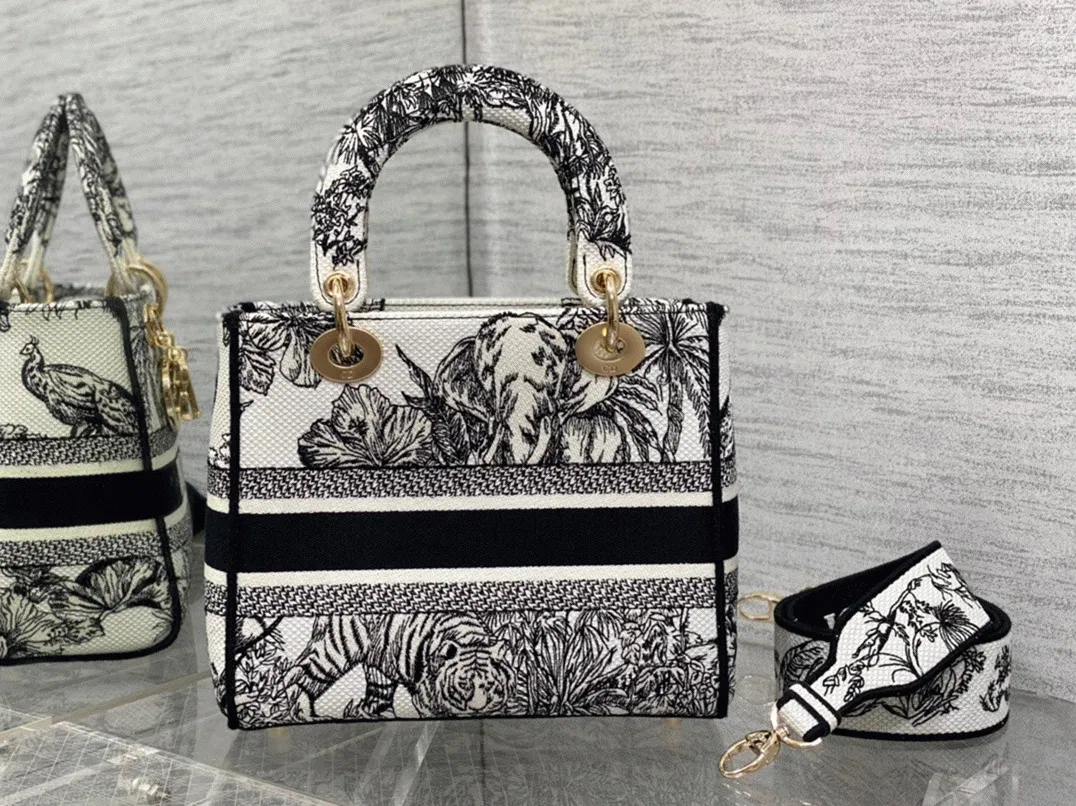 Dior Lady D-Lite Medium Bag Knockoff in White Toile de Jouy Voyage Embroidery — image 9