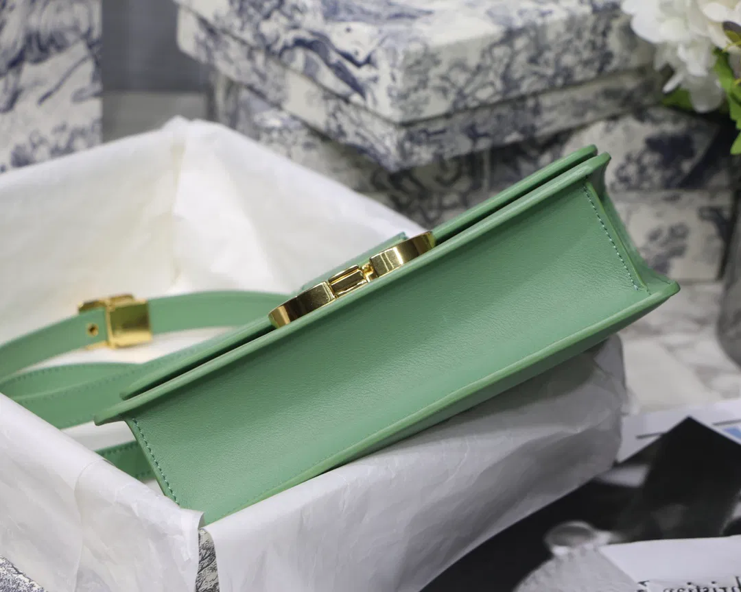Dior 30 Montaigne — image 8