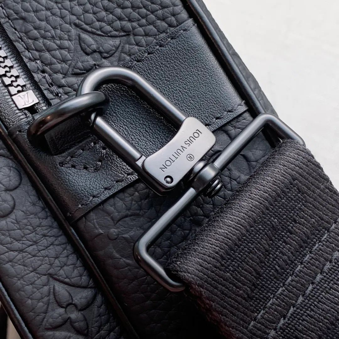 S LOCK SLING BAG — image 6