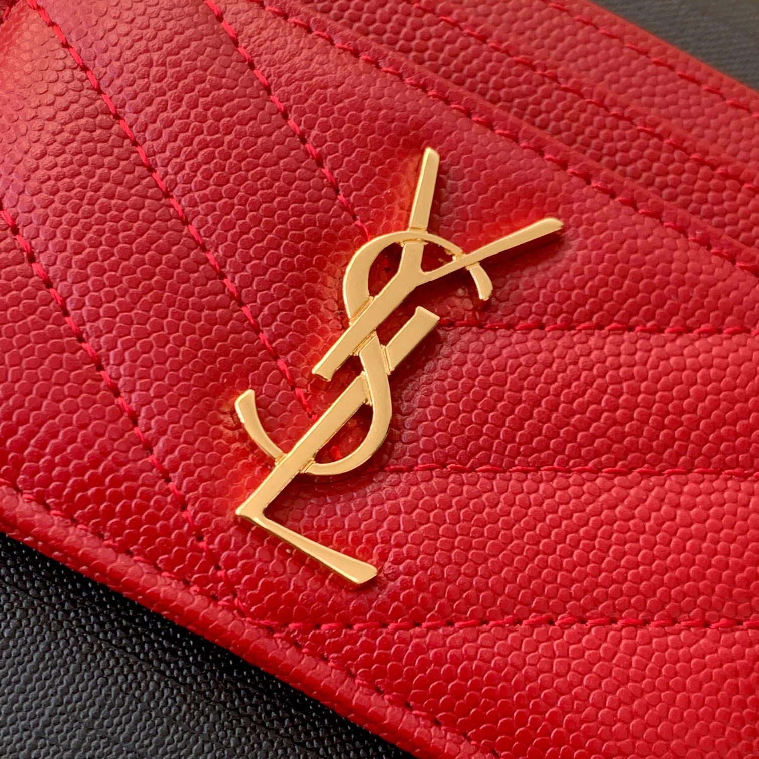 CASSANDRE MATELASSÉ CARD CASE IN GRAIN DE POUDRE EMBOSSED LEATHER — image 9