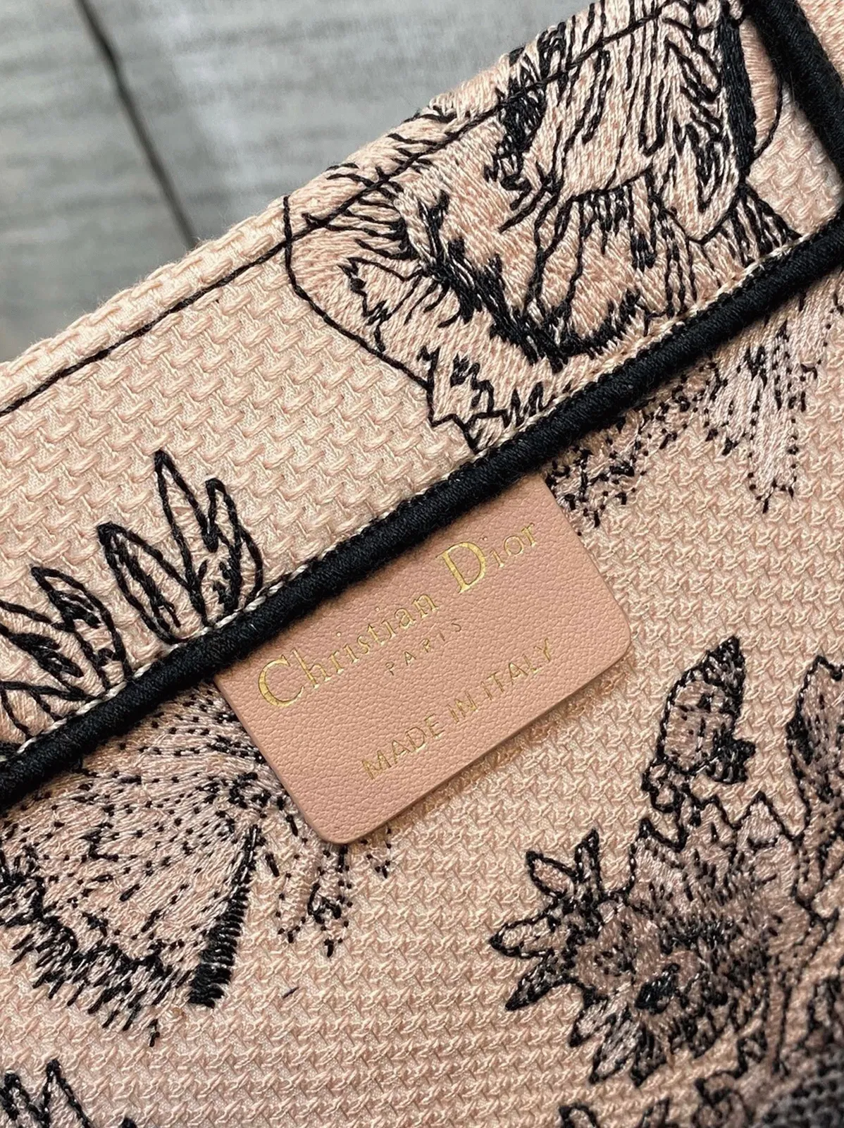 Dior Large Book Tote Bag in Powder Pink Jardin Botanique Embroidery — image 8