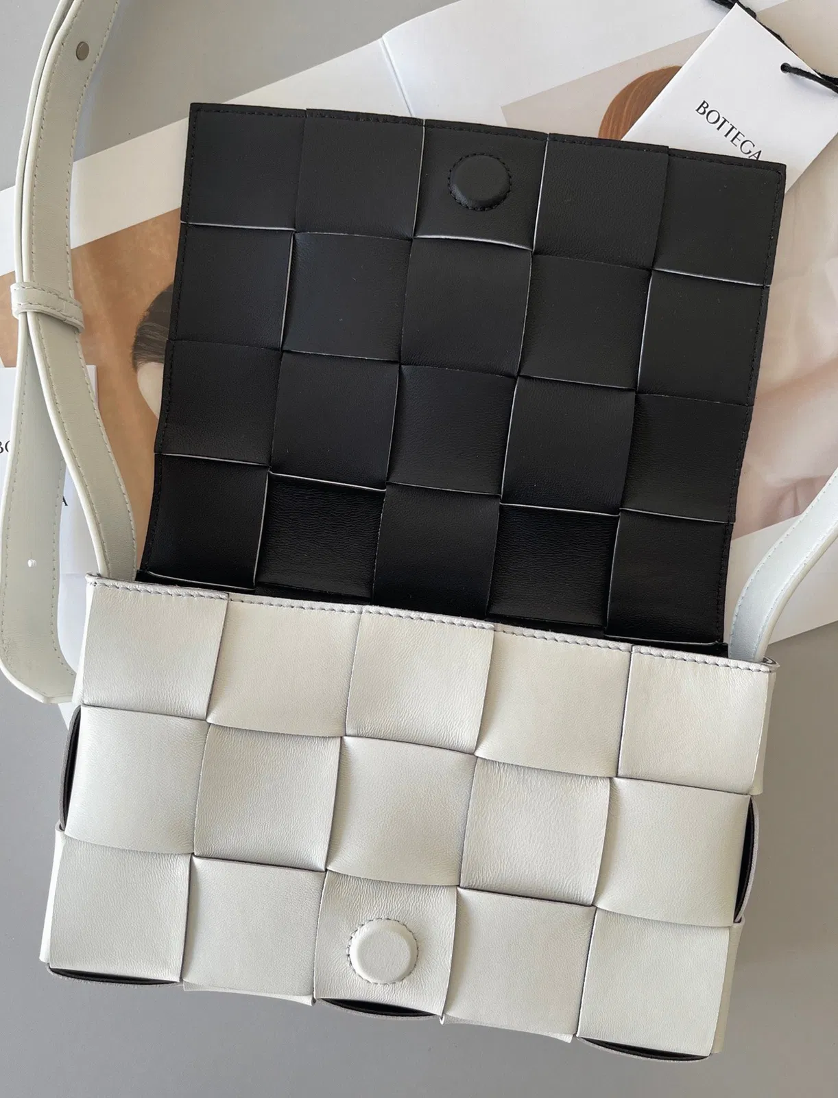 Top Quality Bottega Veneta Cassett Bag In White — image 7