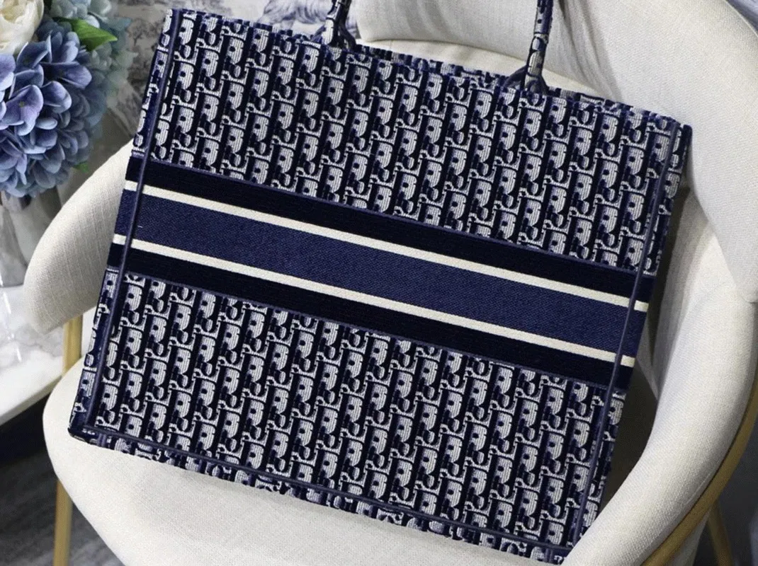 Dior Large Book Tote Bag in Blue Oblique Embroidered Velvet — image 8
