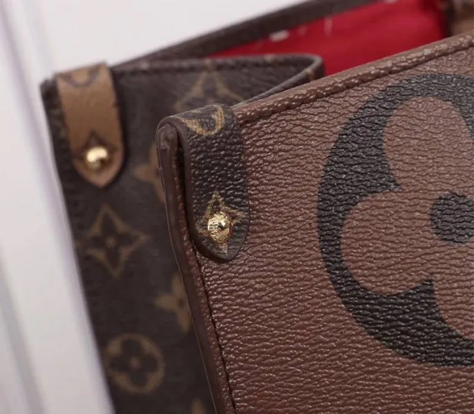 Louis Vuitton Giant Canvas Onthego GM Tote — image 9