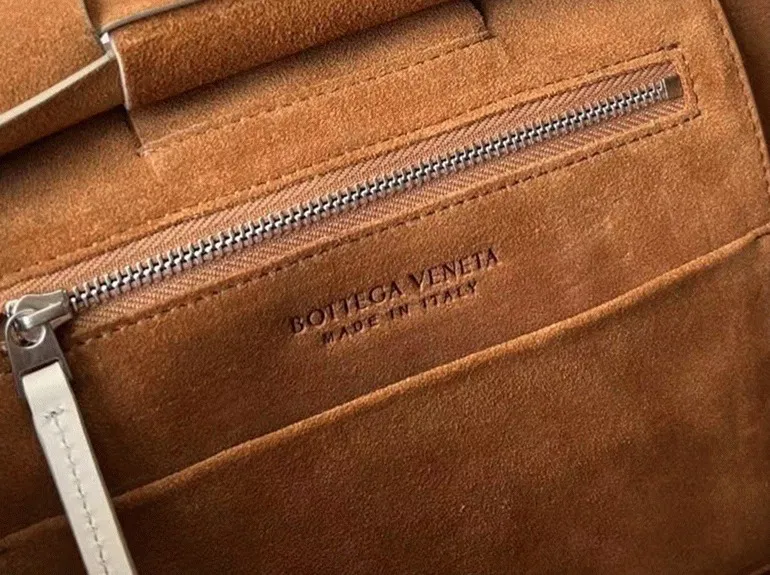 Top Quality Bottega Veneta Arco Small Bag In White Intrecciato Leather — image 9
