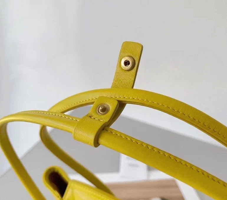 Top Quality Bottega Veneta Arco Small Bag In Yellow Intrecciato Leather — image 5
