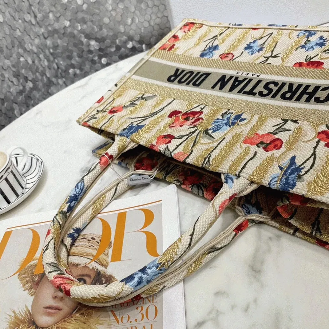 Dior Medium Book Tote Bag in Hibiscus Metallic Thread Embroidery — image 5