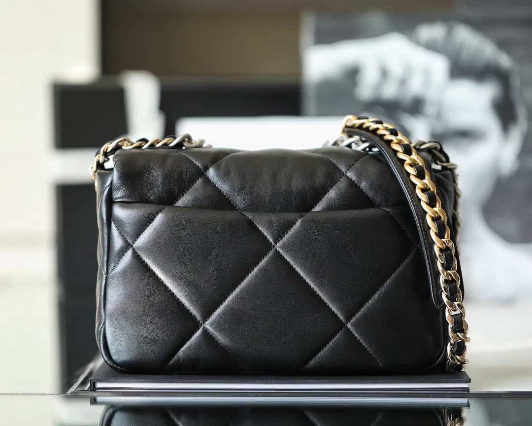 Chanel 19 — image 5