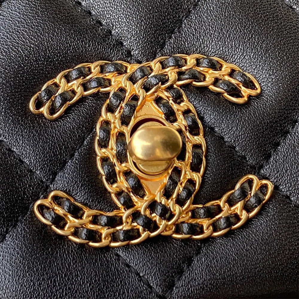 CHANEL FLAP BAG — image 6