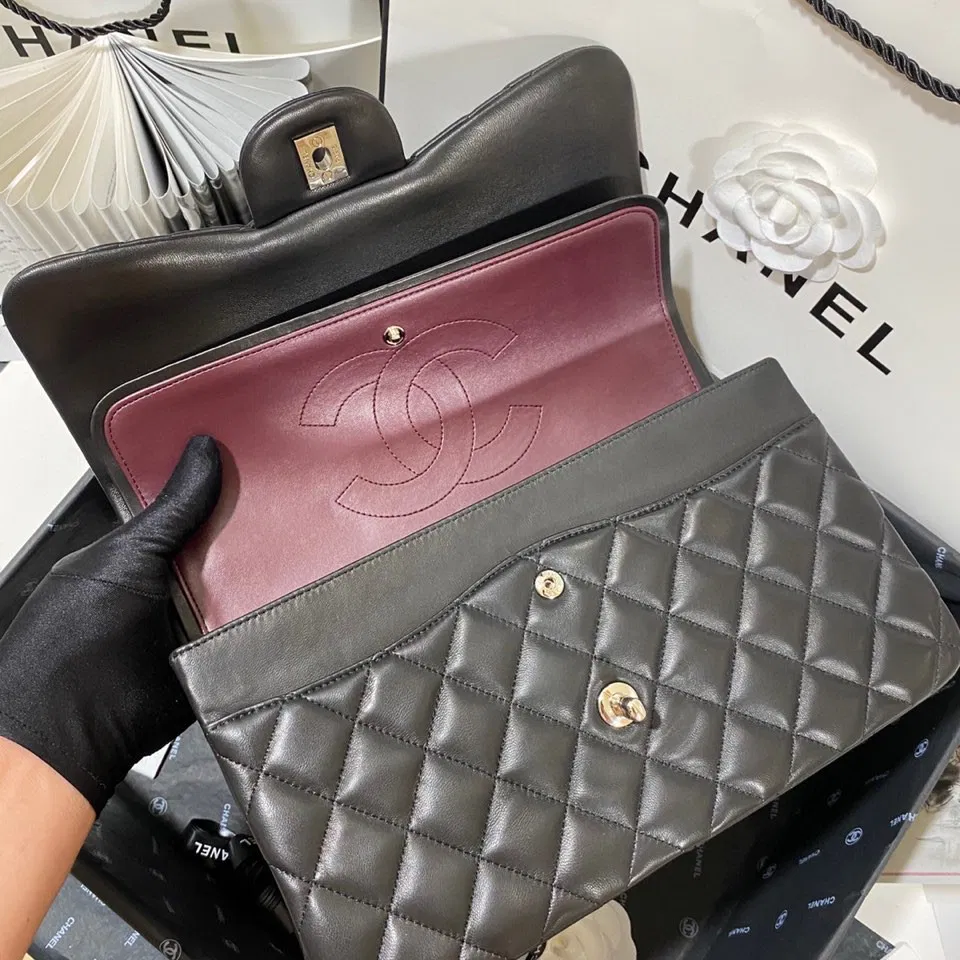 Chanel Flap Bag Large — image 8