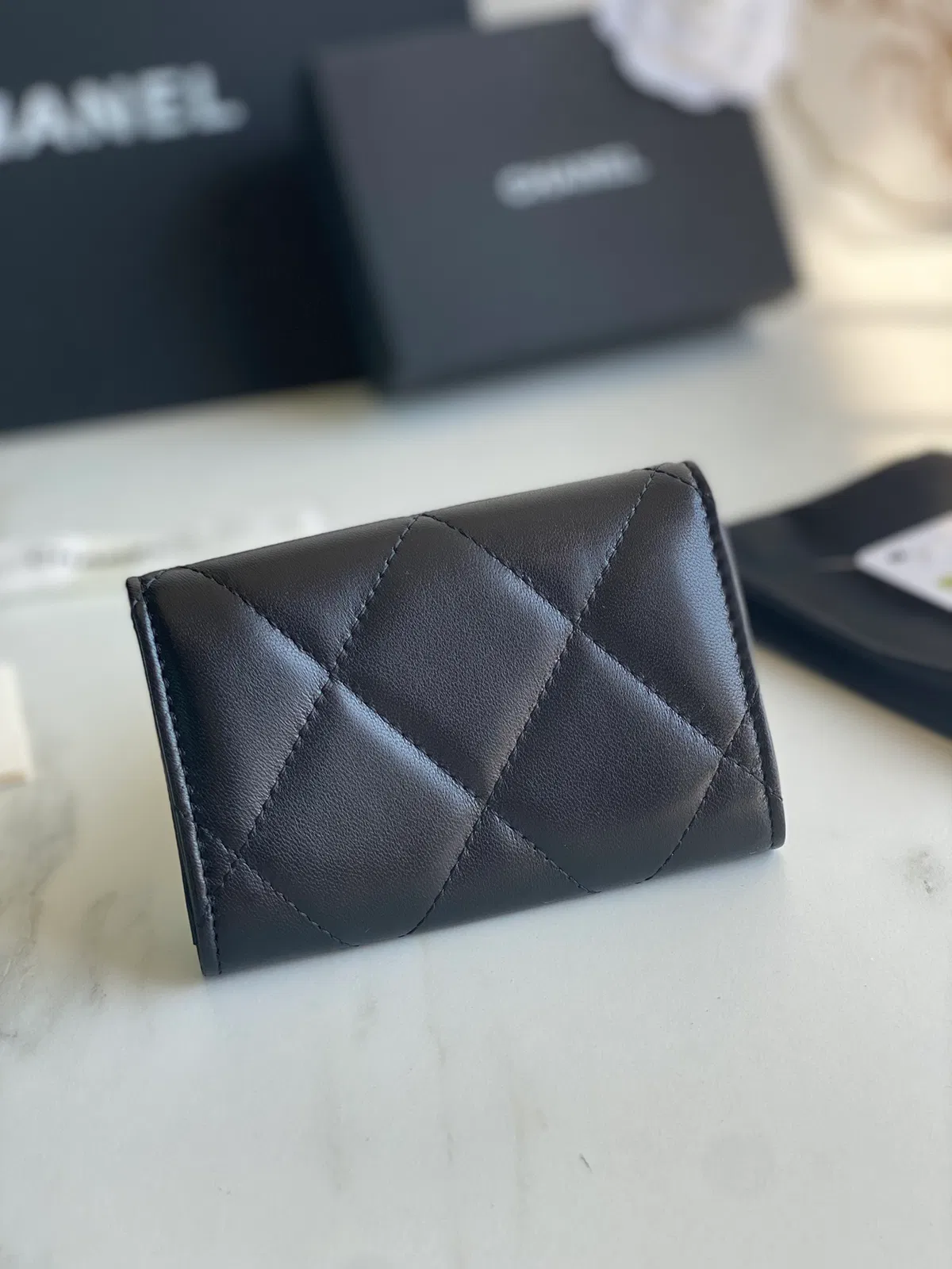CHANEL 19 FLAP CARD HOLDER — image 2