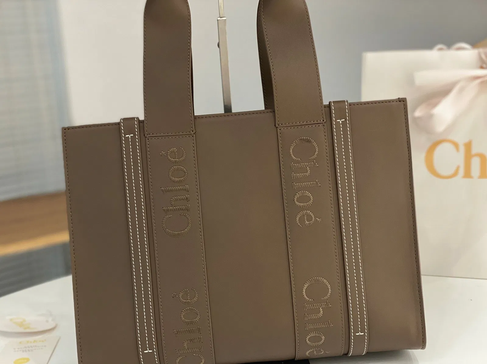 Top Quality Chloe Woody Medium Tote Bag In Army Green Calfskin — image 10