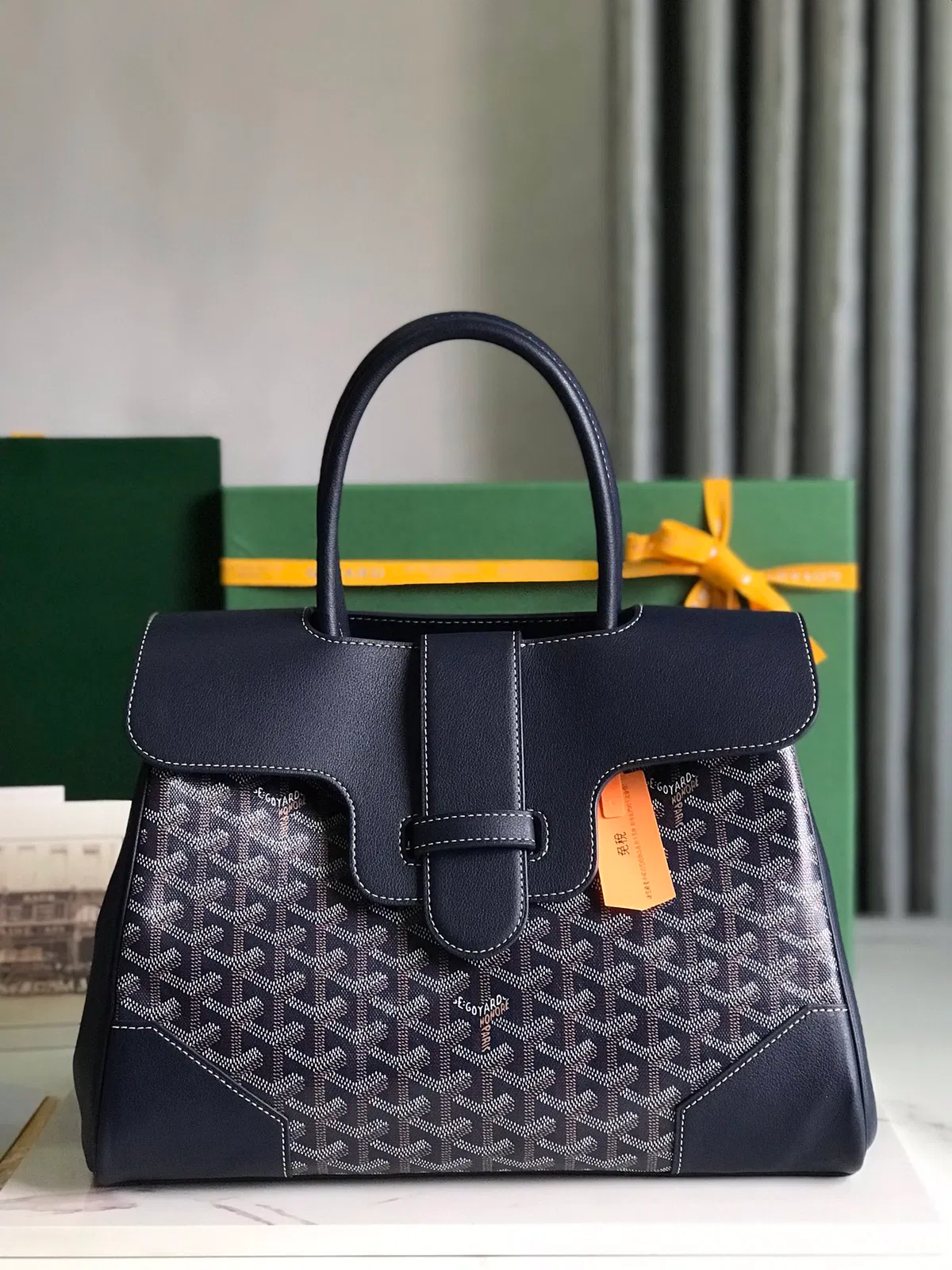 Saigon Tote bag