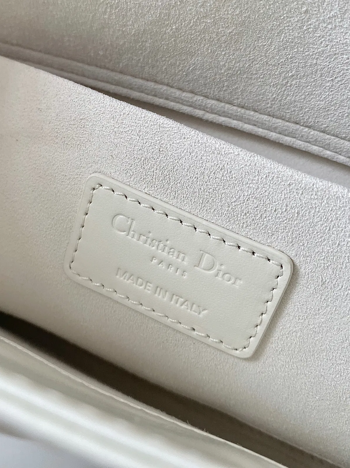 Dior Lady D-Joy Medium Bag Knockoff in White Calfskin with Diamond Motif — image 7