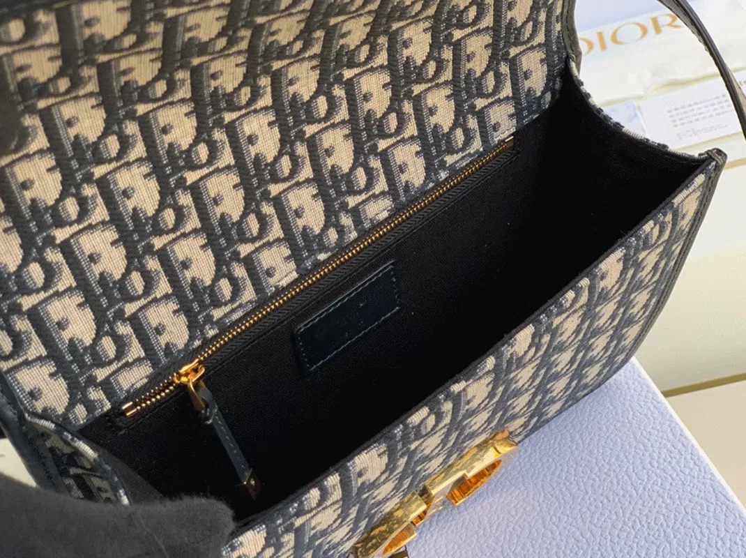 Dior 30 Montaigne Medium Bag in Blue Dior Oblique Jacquard — image 3