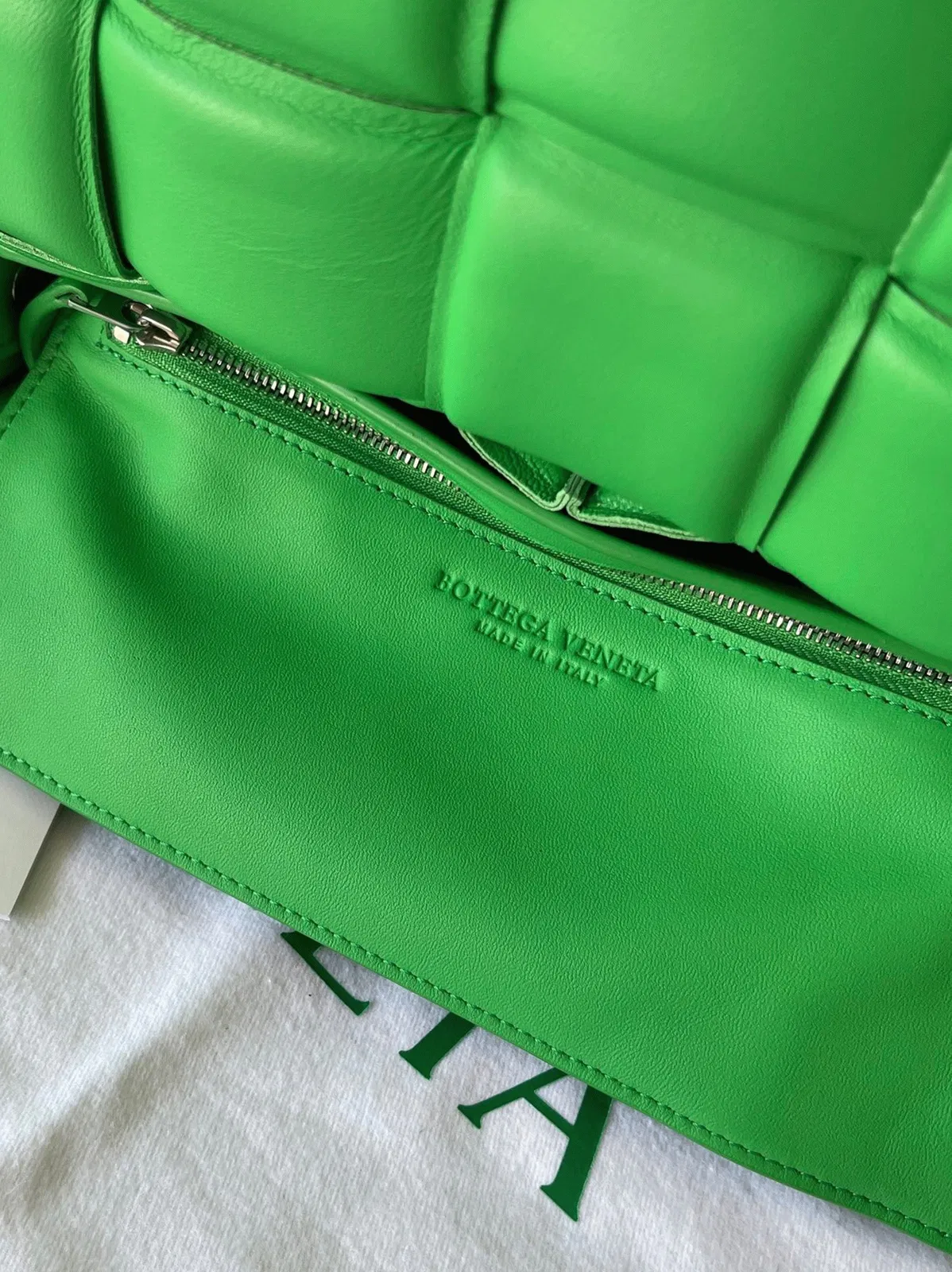 Top Quality Knockoff Bottega Veneta Padded Cassette Bag In Parakeet — image 8