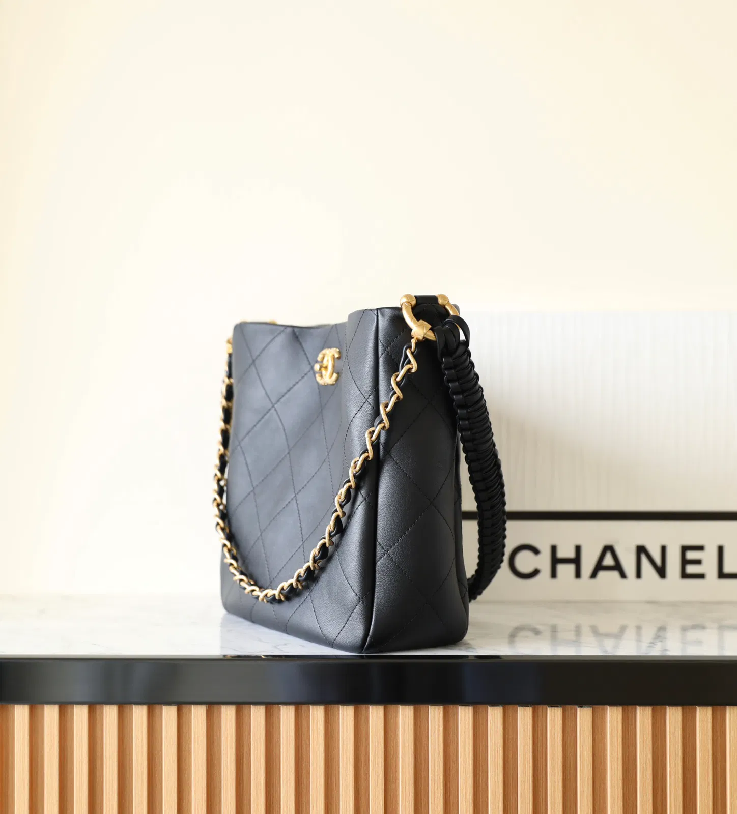 Hobo Handbag — image 8