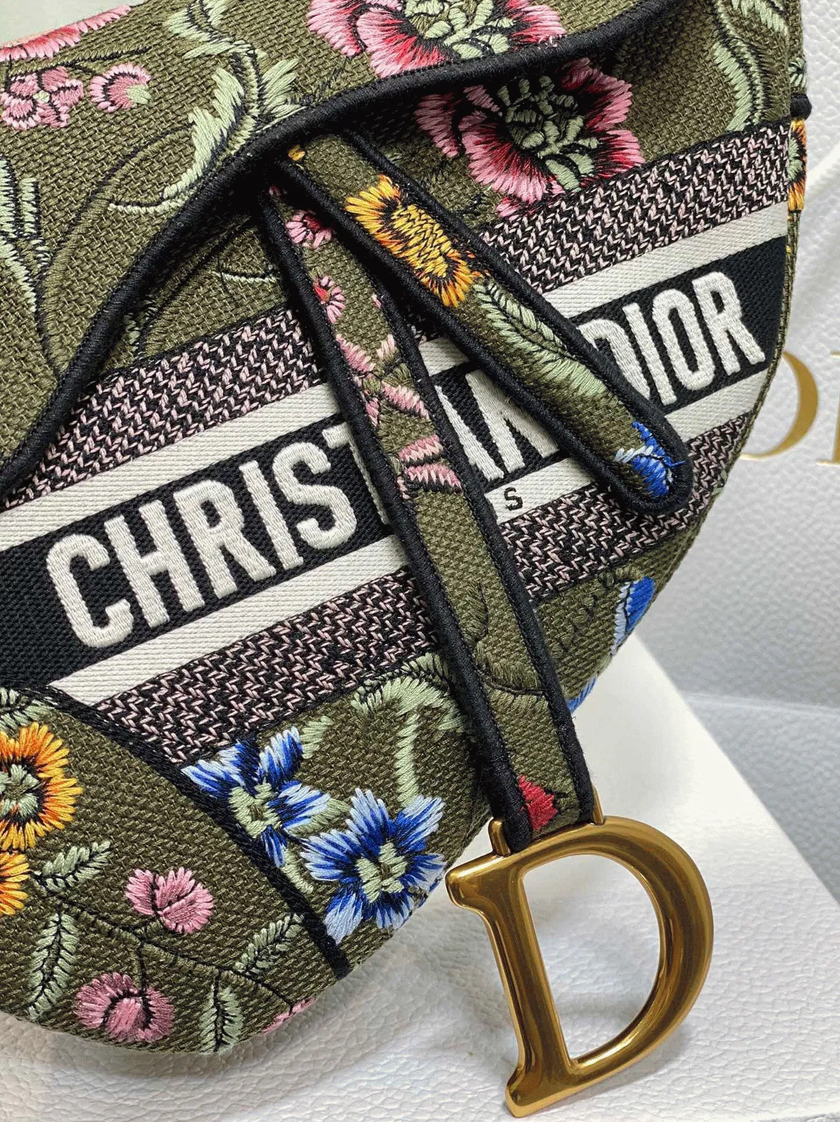 Dior Saddle Bag Knockoff in Green Multicolor Dior Petites Fleurs Embroidery — image 6