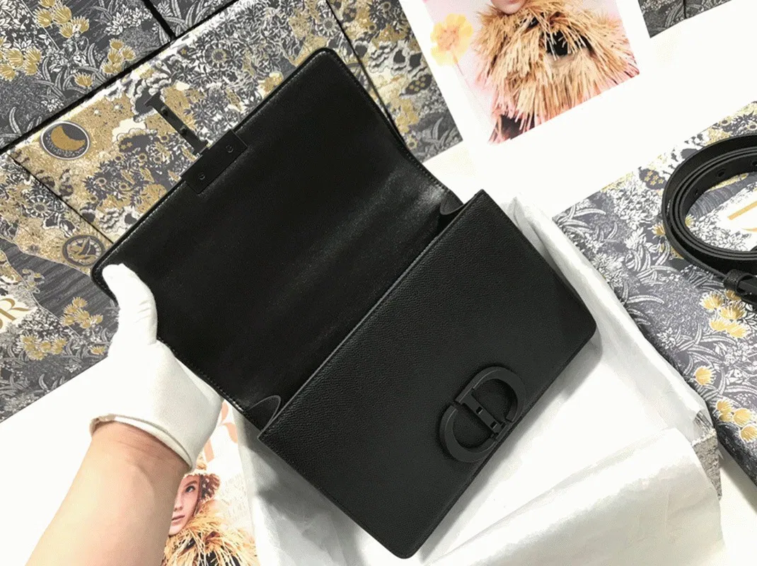 Dior 30 Montaigne Medium Bag in Black Ultramatte Grained Calfskin — image 6