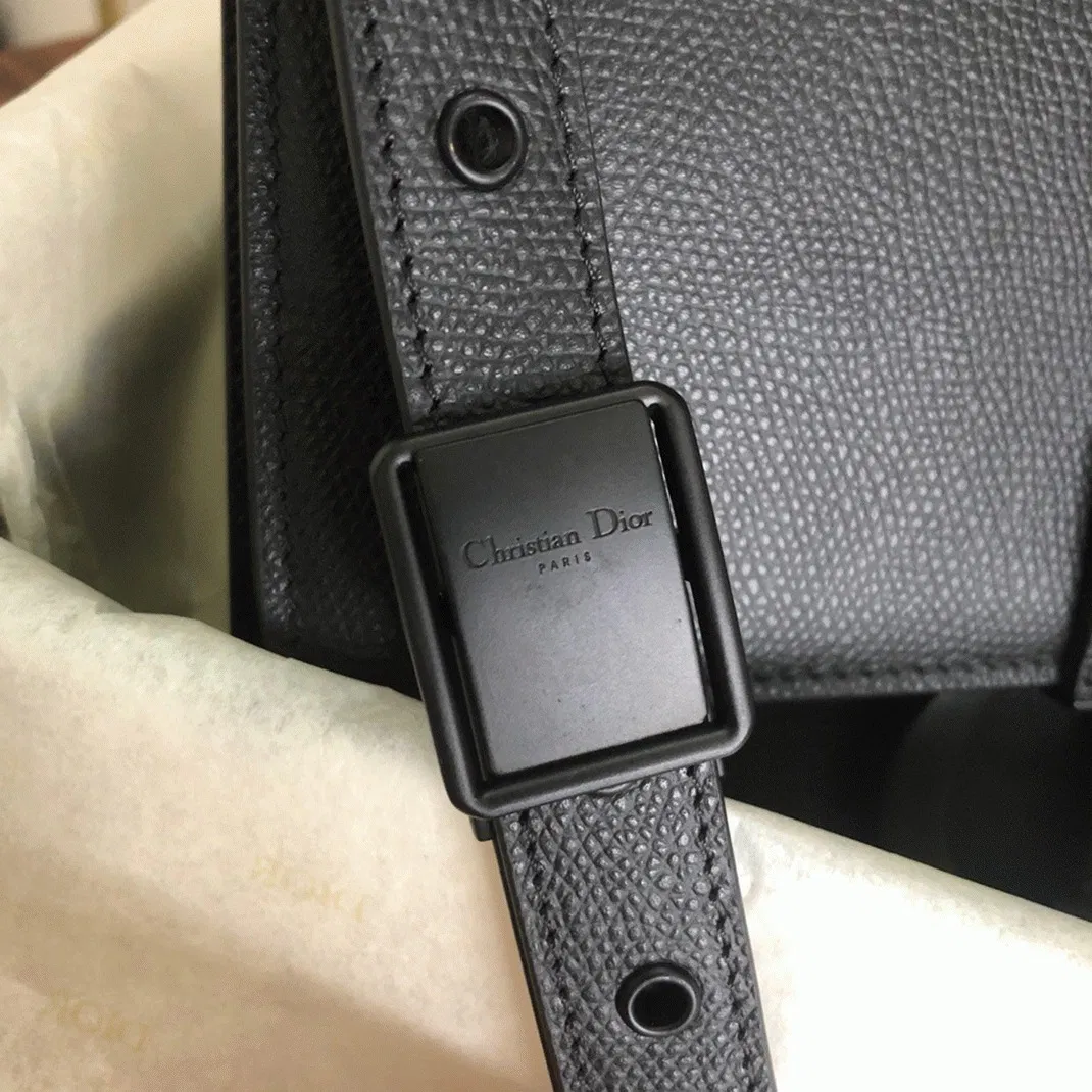 Dior 30 Montaigne Medium Bag in Black Ultramatte Grained Calfskin — image 7