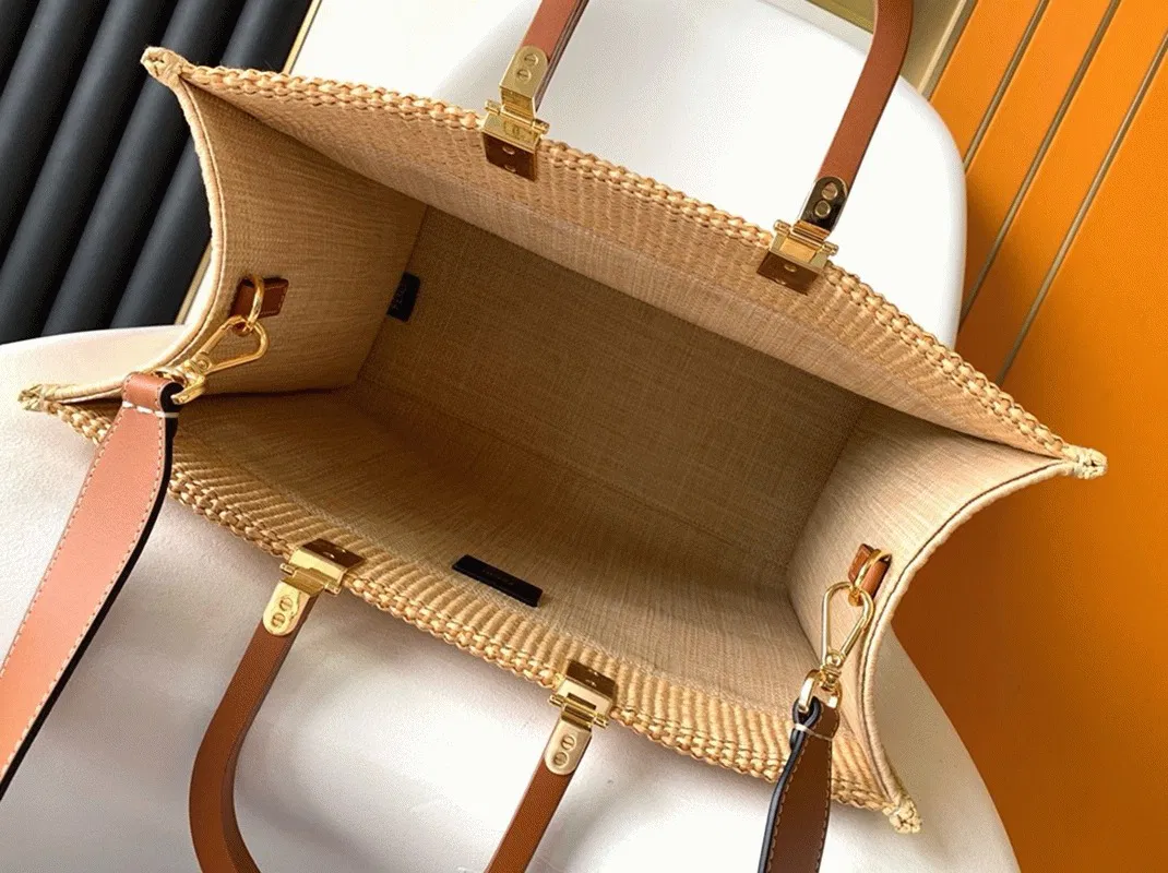 Top Quality Fendi Sunshine Medium Tote Bag in Natural Straw — image 6