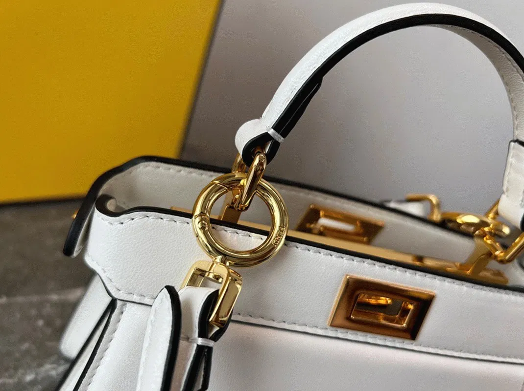 Top Quality Fendi Peekaboo ISeeU Petite Bag In White Nappa Leather — image 3